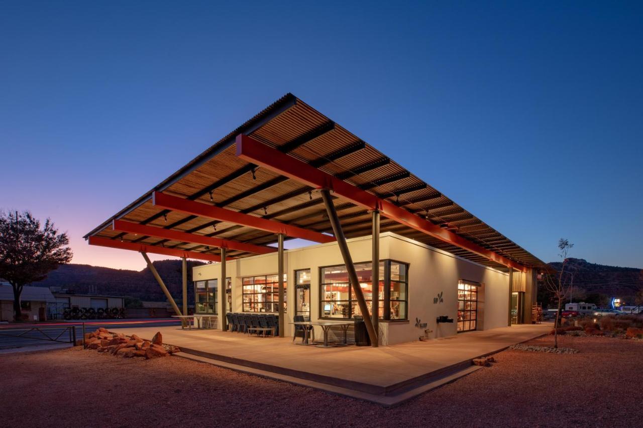 Friends Roadhouse&mercantile 2*